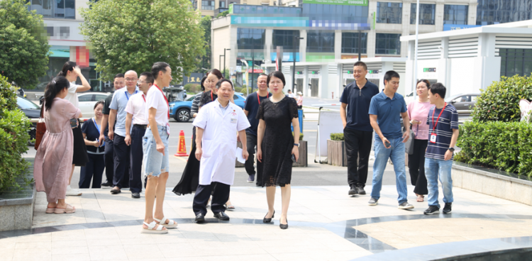 市卫生健康委党组书记、主任李晓林带队来我院调研