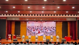 全市學(xué)校衛(wèi)生工作培訓(xùn)會(huì)議：我院眼科醫(yī)生與英才學(xué)校同學(xué)首次現(xiàn)場(chǎng)演示眼保健操