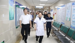 经开区党工委书记余青根来我院调研