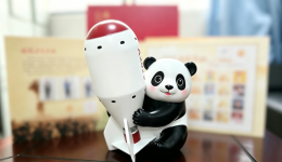这份珍贵的纪念品，承载着患者对医护的信任和激励